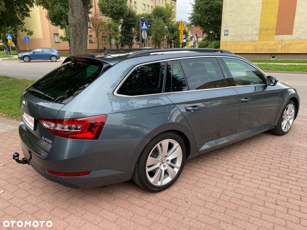 Skoda Superb 2.0 TDI Ambition - 28