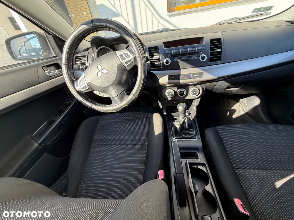 Mitsubishi Lancer - 9
