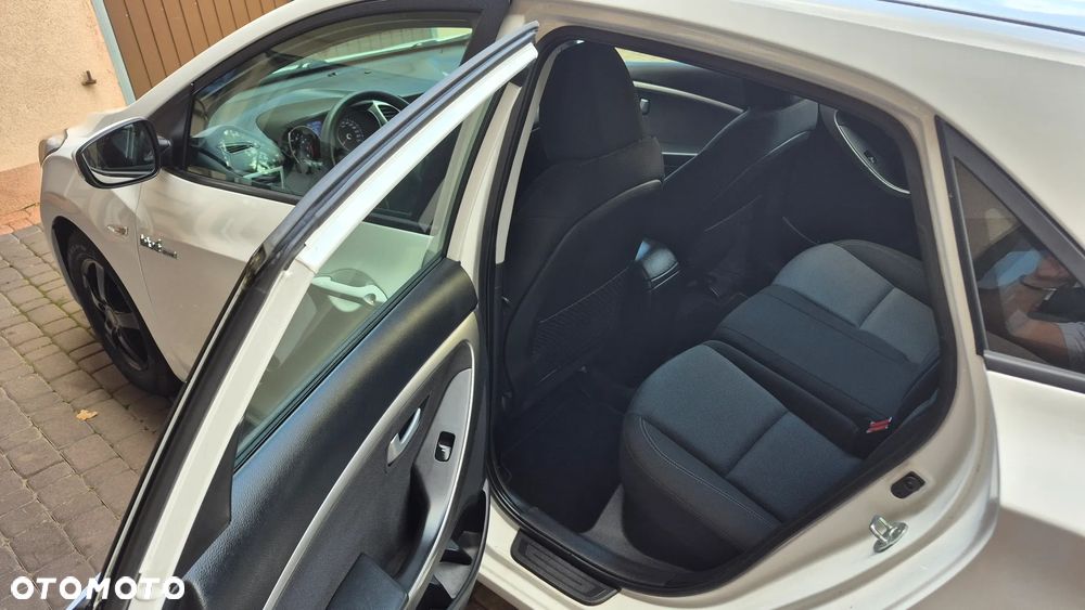 Hyundai i30 1.4 BlueDrive Comfort - 13