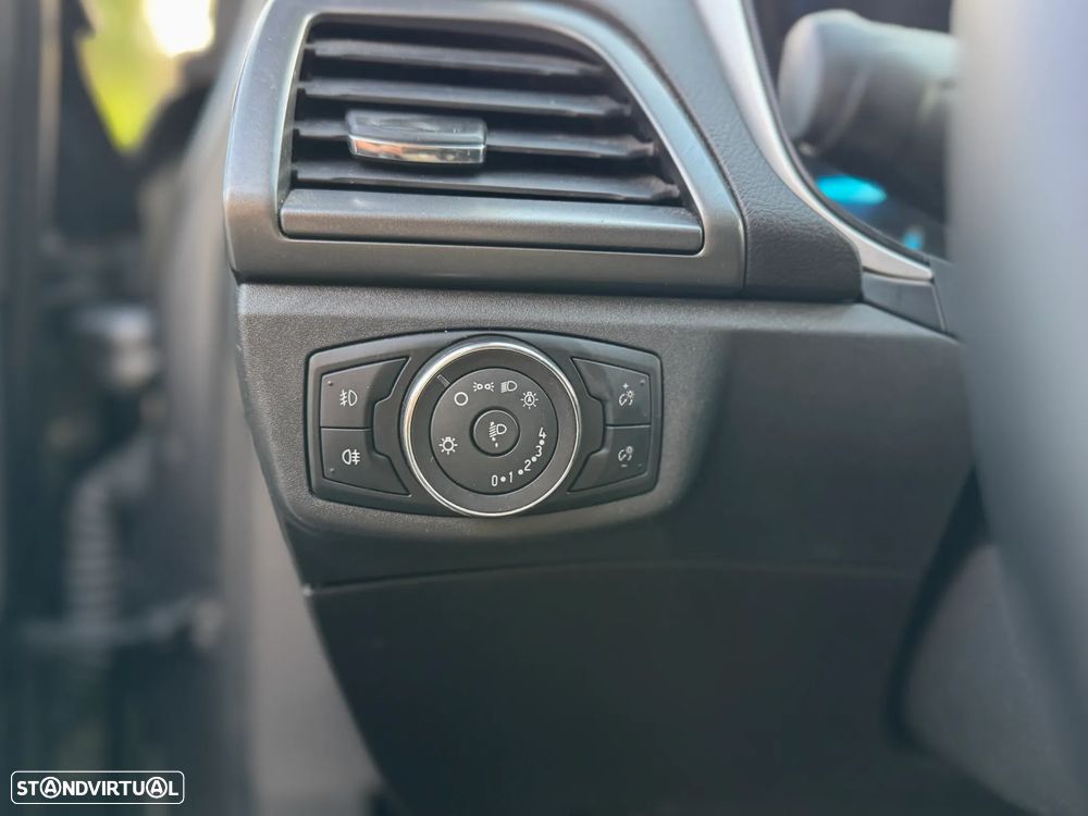 Ford Mondeo SW 1.5 TDCi Titanium - 8