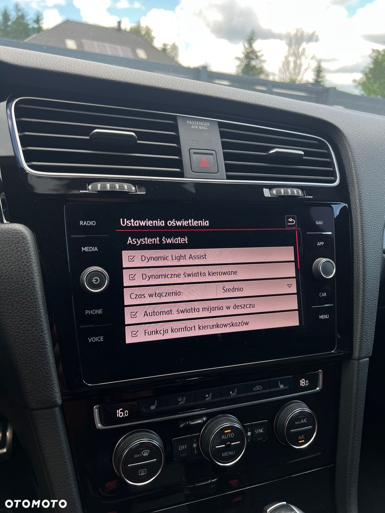 Volkswagen Golf - 26