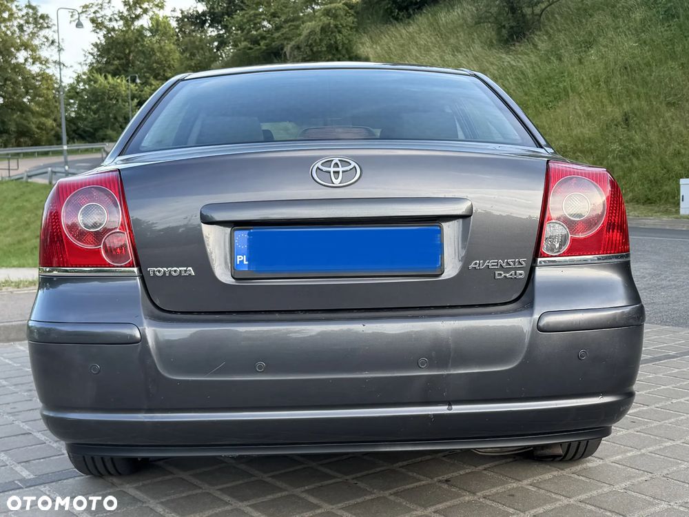 Toyota Avensis - 7