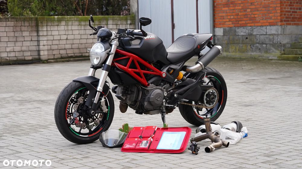 Ducati Monster - 10