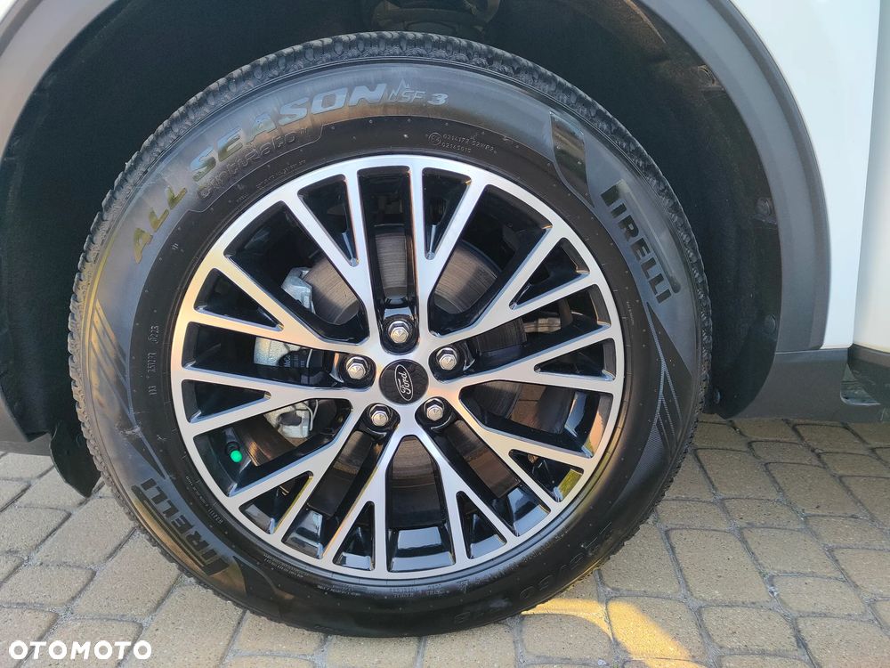 Ford Kuga - 28