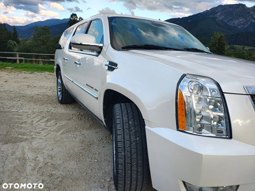 Cadillac Escalade - 36