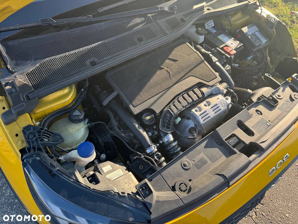 Peugeot 208 PureTech 100 EAT8 GT Pack - 18