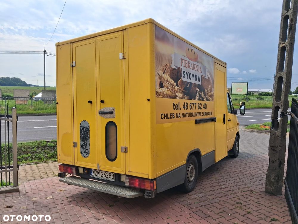 Mercedes-Benz 308 - 10