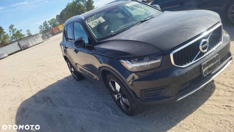 Volvo XC 40 T5 AWD Geartronic Momentum - 2