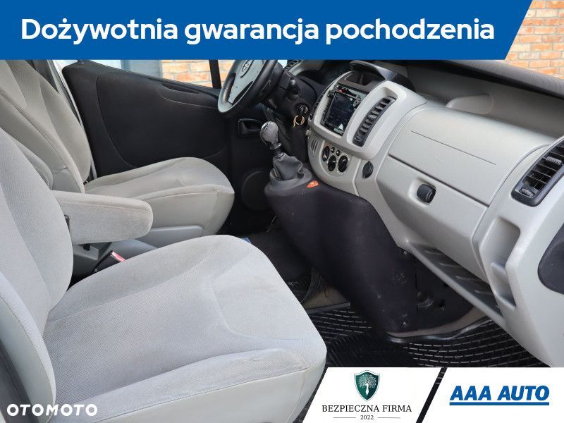 Opel Vivaro - 10