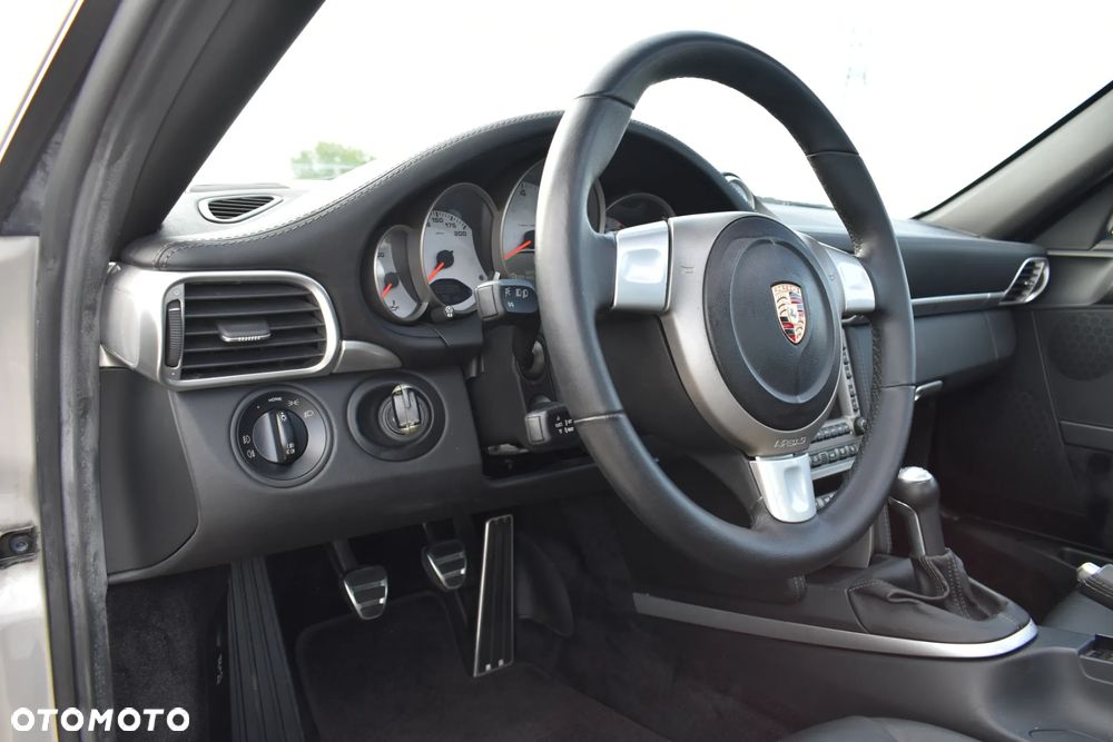 Porsche 911 Carrera S - 13