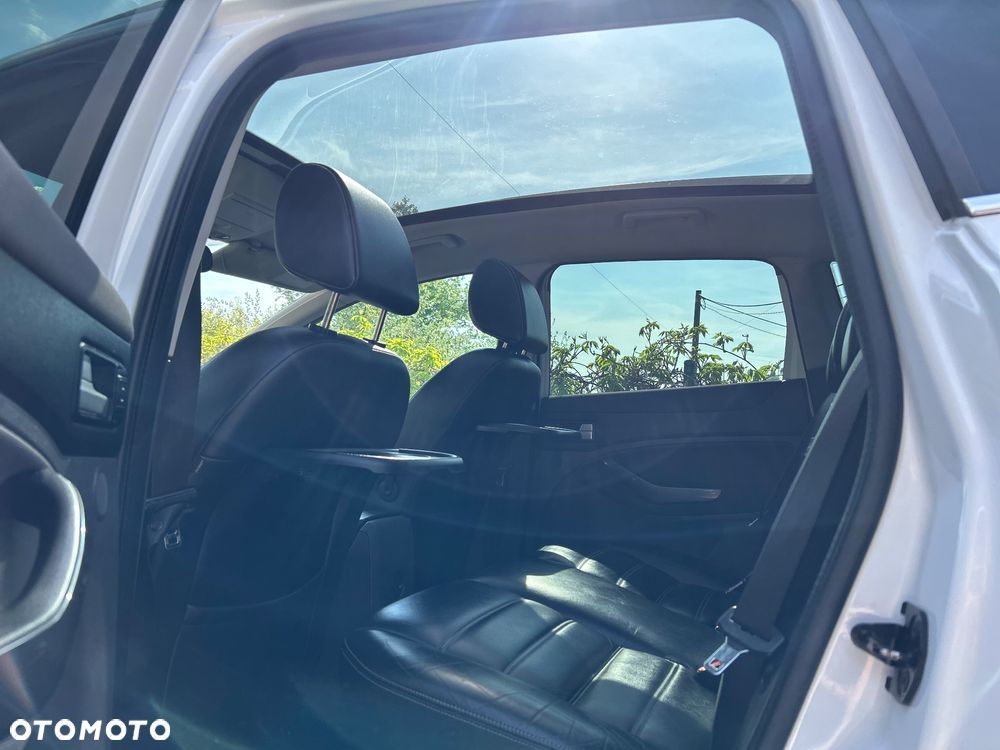 Ford Kuga 2.0 TDCi 2x4 Titanium - 25