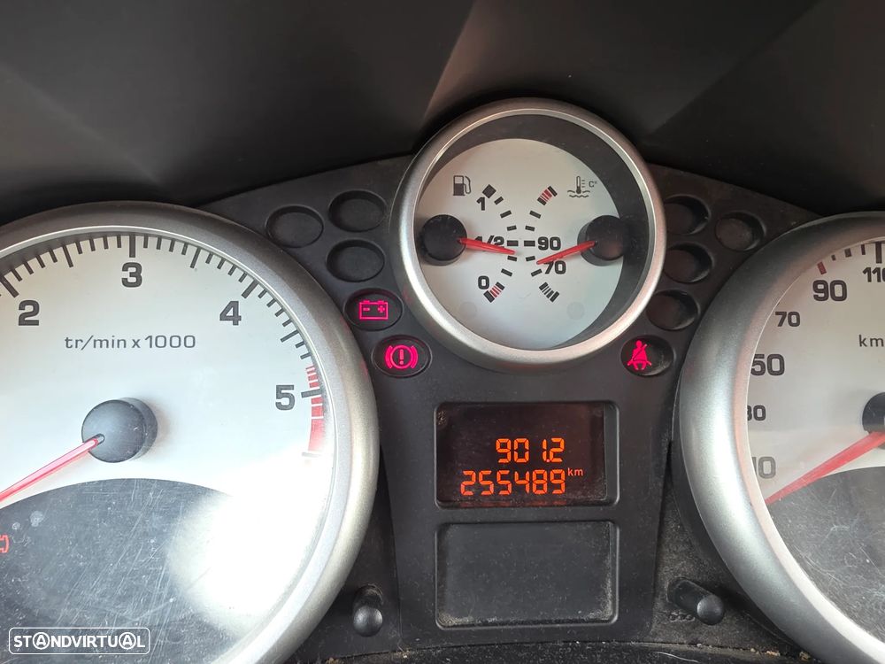 Peugeot 207 2008 photo 5