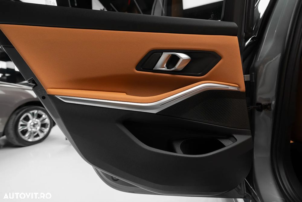 BMW Seria 3 330i xDrive Aut. - 21