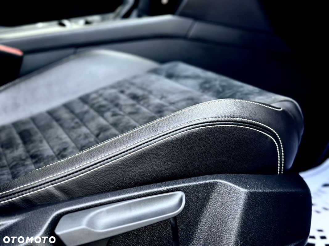 Volkswagen Passat Variant 2.0 TDI SCR DSG Highline - 23
