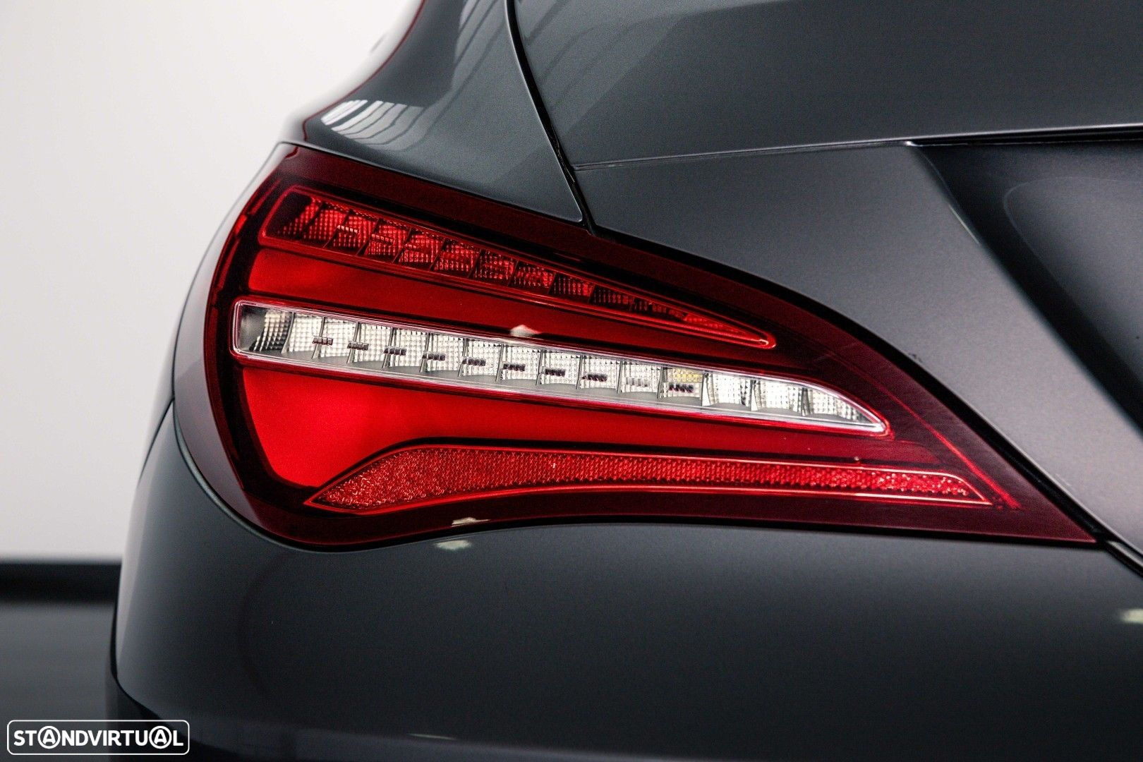 Mercedes-Benz CLA 180 d Shooting Brake Urban - 16
