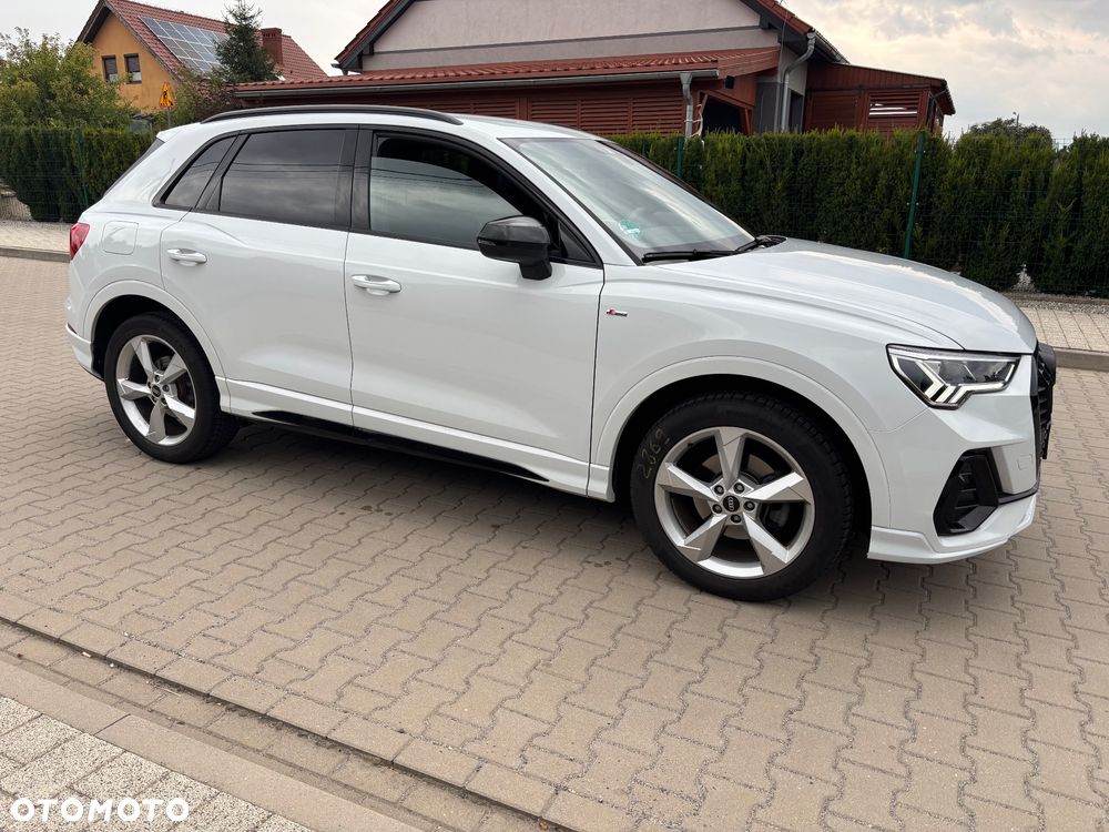 Audi Q3 35 TFSI mHEV S-Line S tronic - 1