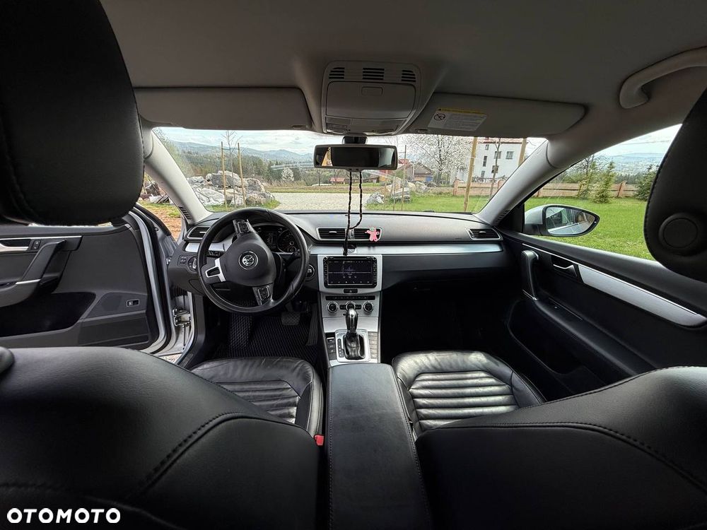 Volkswagen Passat 2.0 TDI DSG BlueMotion Technology Comfortline - 10