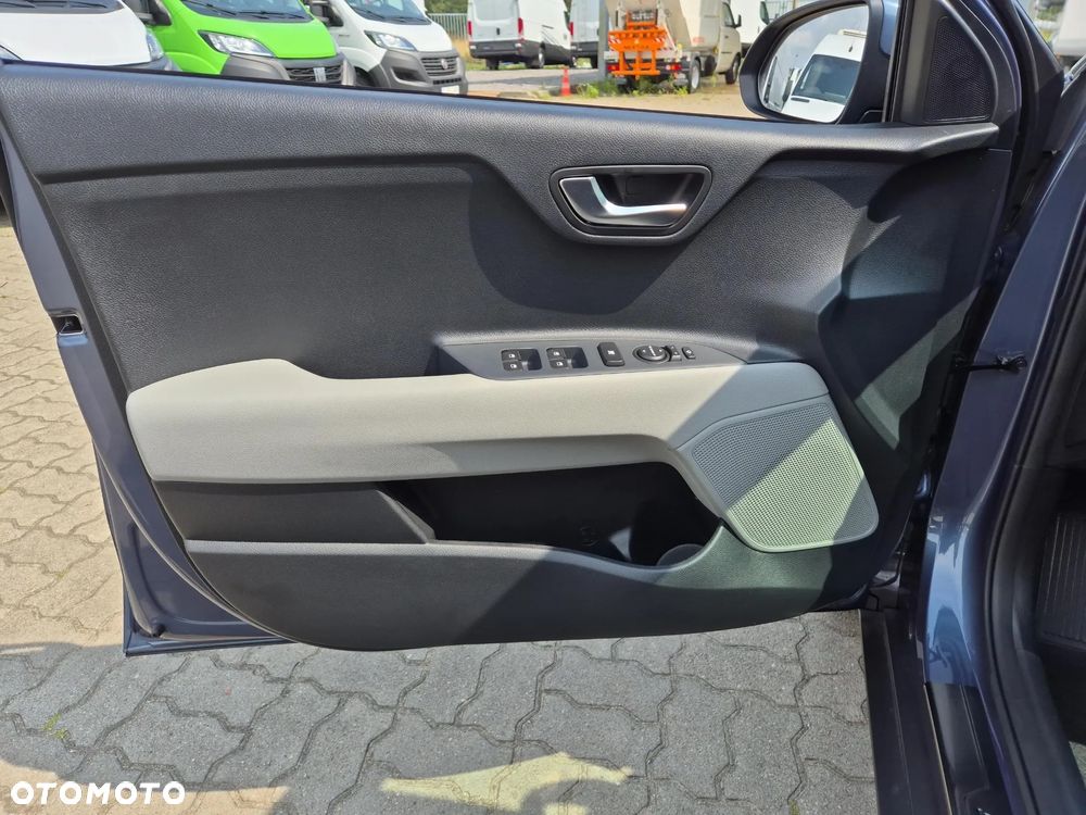 Kia Stonic 1.2 L - 10