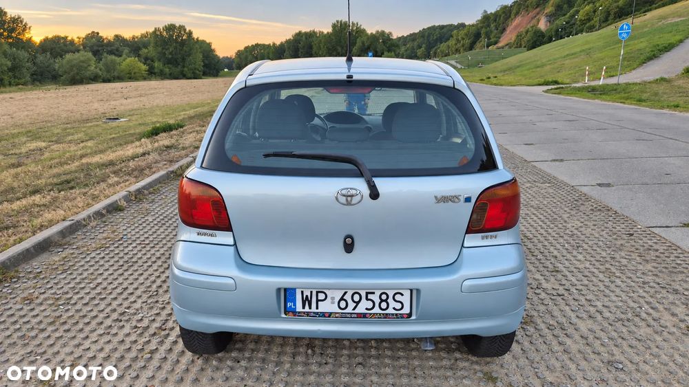 Toyota Yaris 1.0 Base - 8