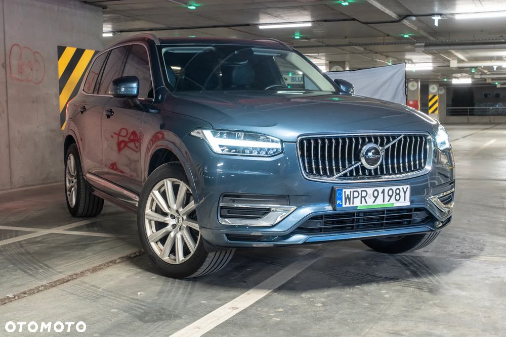 Volvo XC 90 B5 D AWD Momentum - 2