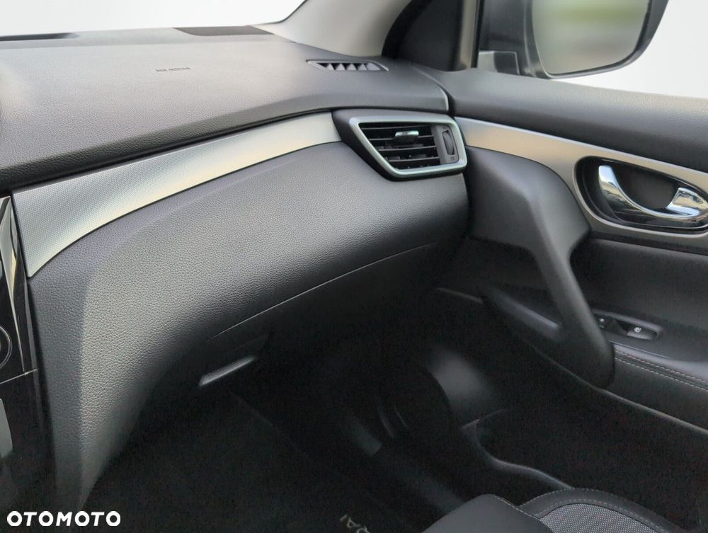 Nissan Qashqai 1.3 DIG-T N-Connecta - 28