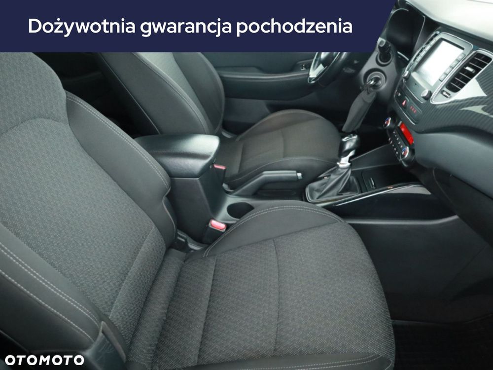 Kia Carens - 9