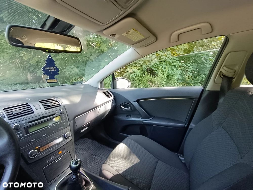 Toyota Avensis 2.0 D-4D Premium - 11