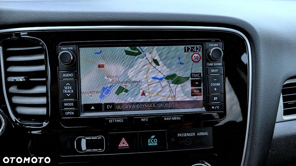 Mitsubishi Outlander Instyle NAVI + - 38