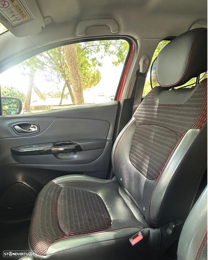 Renault Captur 1.5 dCi Helly Hansen EDC - 12