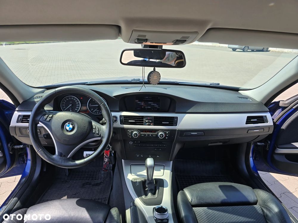 BMW Seria 3 320d xDrive DPF - 12