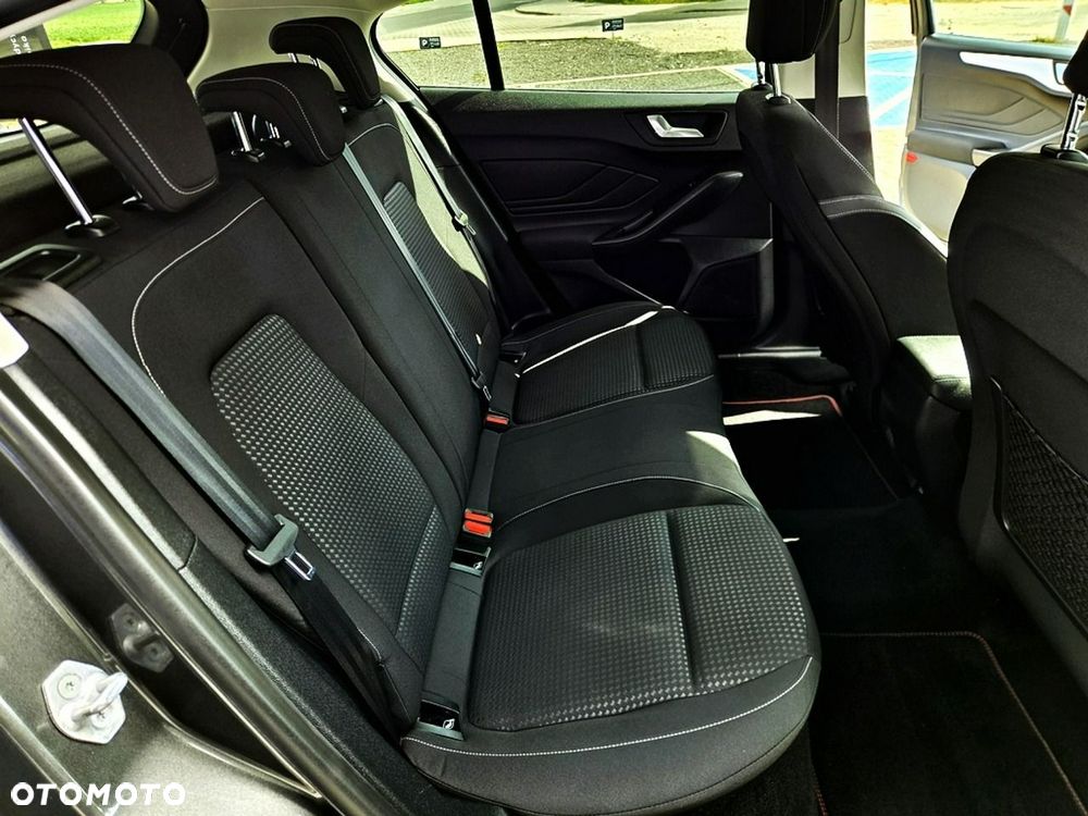 Ford Focus - 31