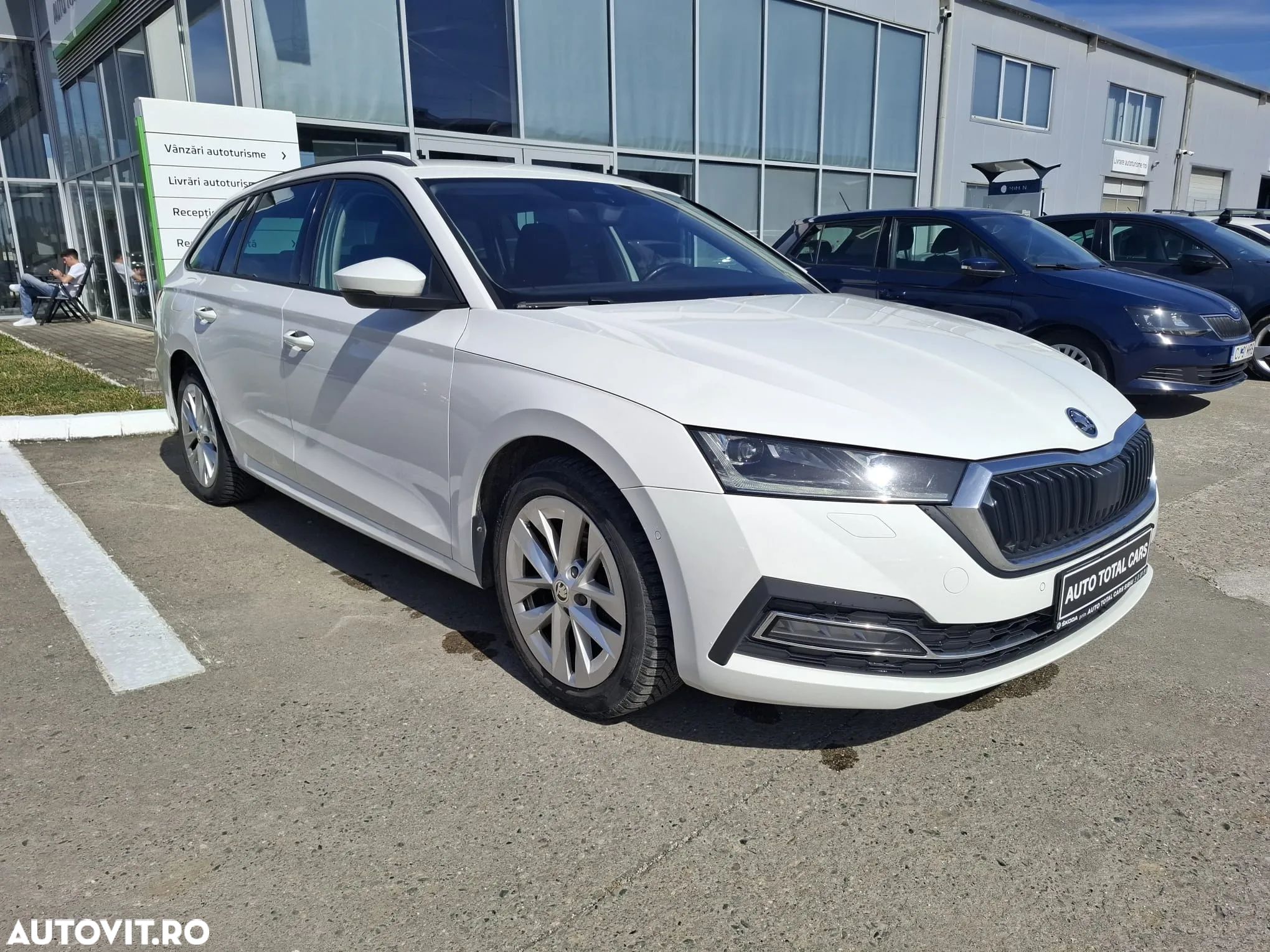 Skoda Octavia Combi 2.0 TDI DSG Style - 1