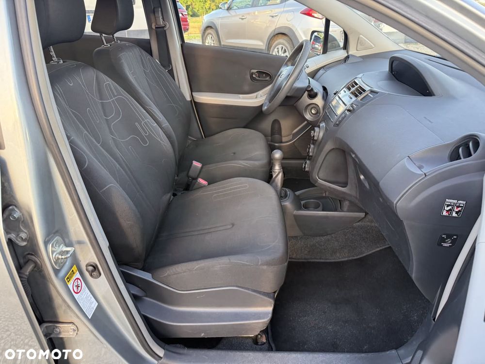 Toyota Yaris 1.0 VVT-i Cool - 23