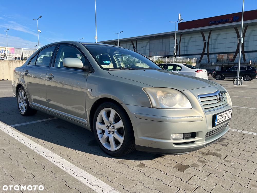 Toyota Avensis - 8
