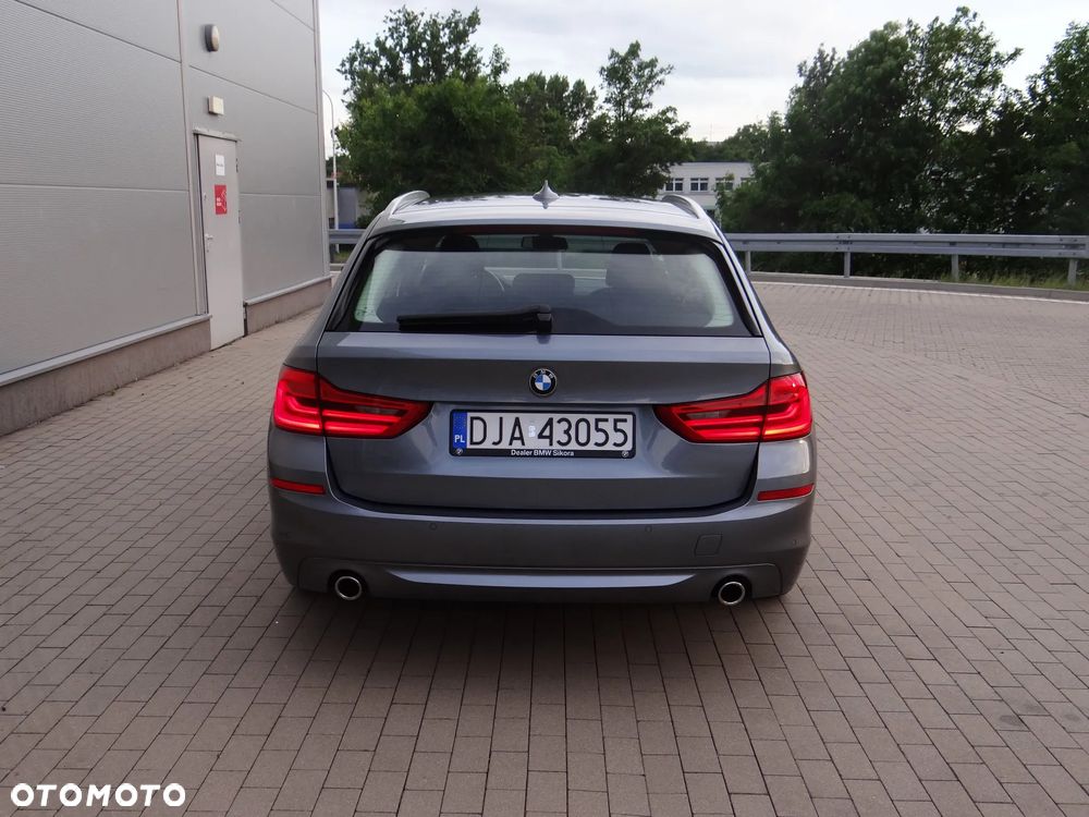 BMW Seria 5 520d - 32