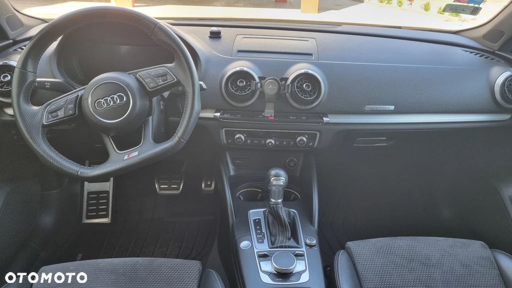 Audi e-tron - 10