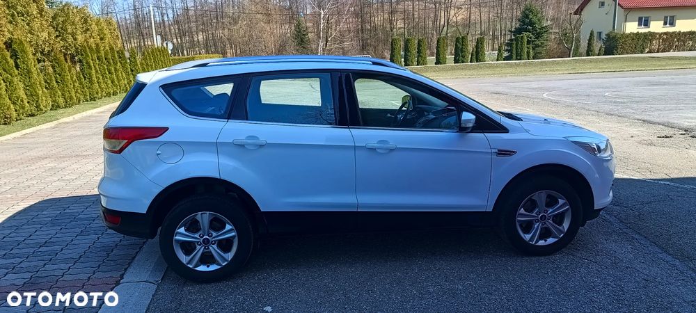 Ford Kuga 2.0 TDCi 2x4 Titanium - 8