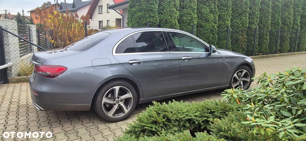 Mercedes-Benz Klasa E 200 4-Matic - 5