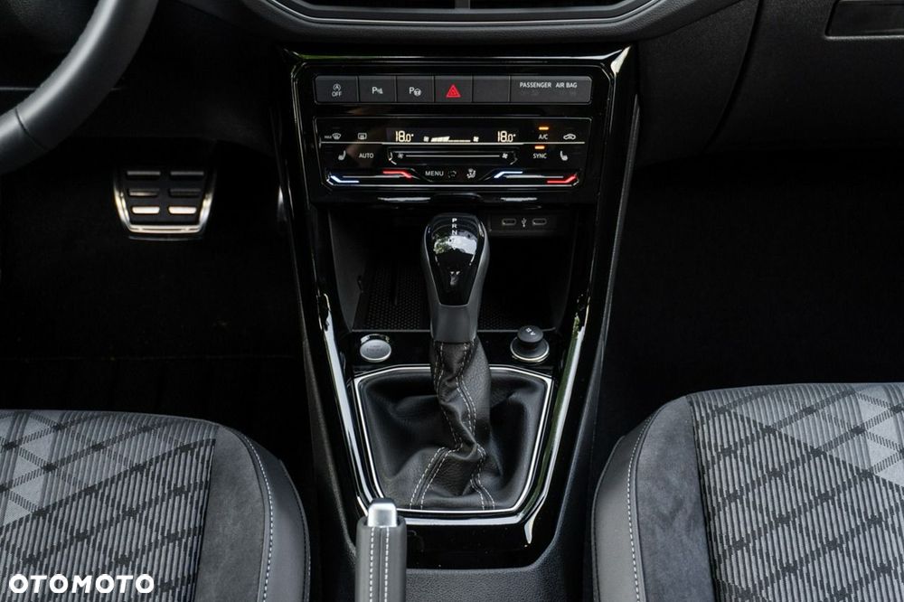 Volkswagen T-Cross - 24