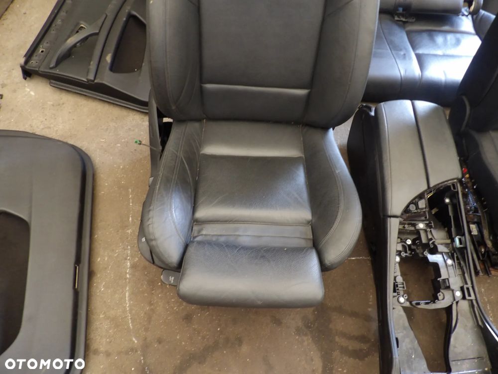 BMW - F11 - ZESTAW KANAP , FOTELI I BOCZKÓW - UK - 3