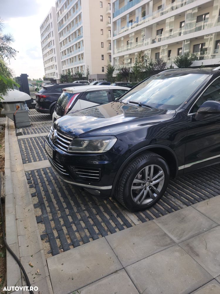 Volkswagen Touareg - 1