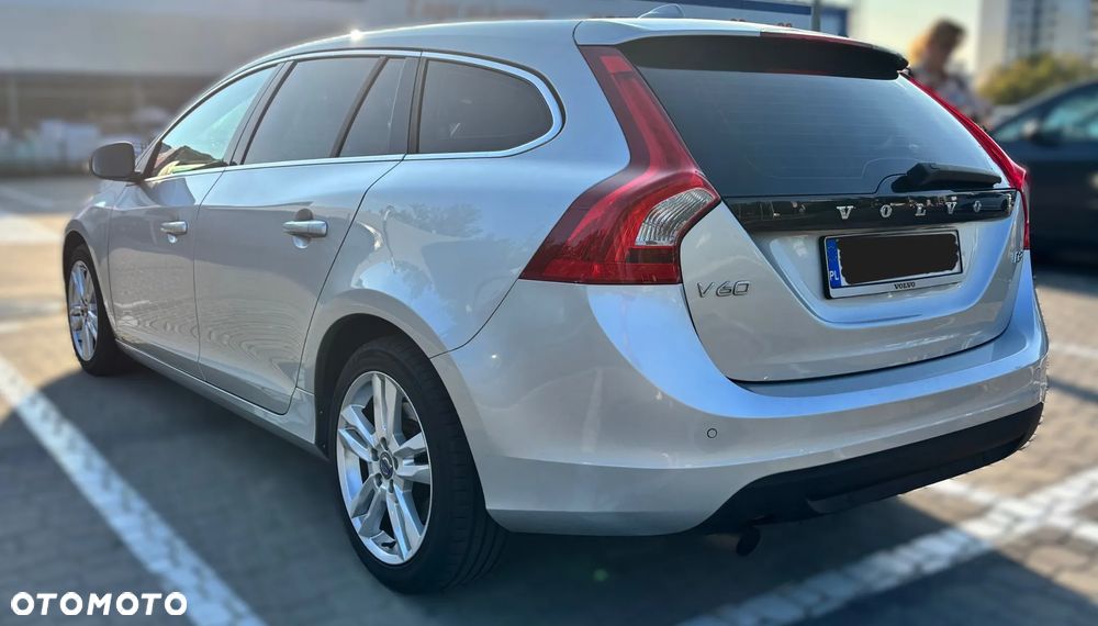 Volvo V60 D3 Momentum - 5