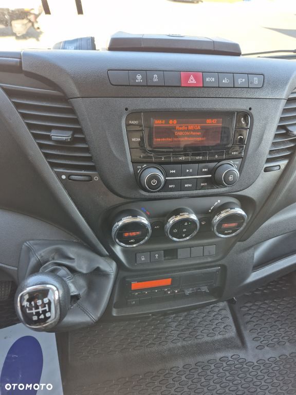 Iveco Daily 70C18 - 11