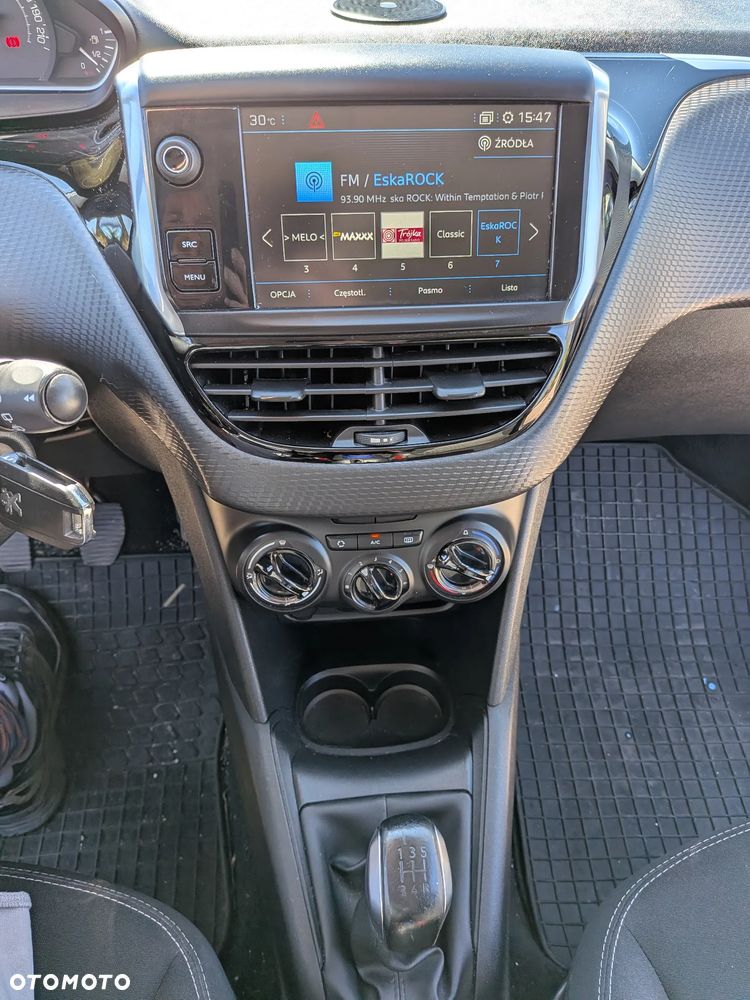 Peugeot 208 82 PureTech Style - 6