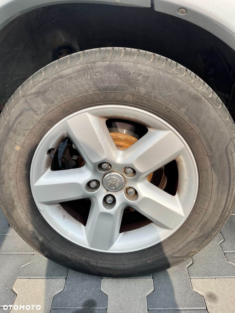 Toyota RAV4 - 8