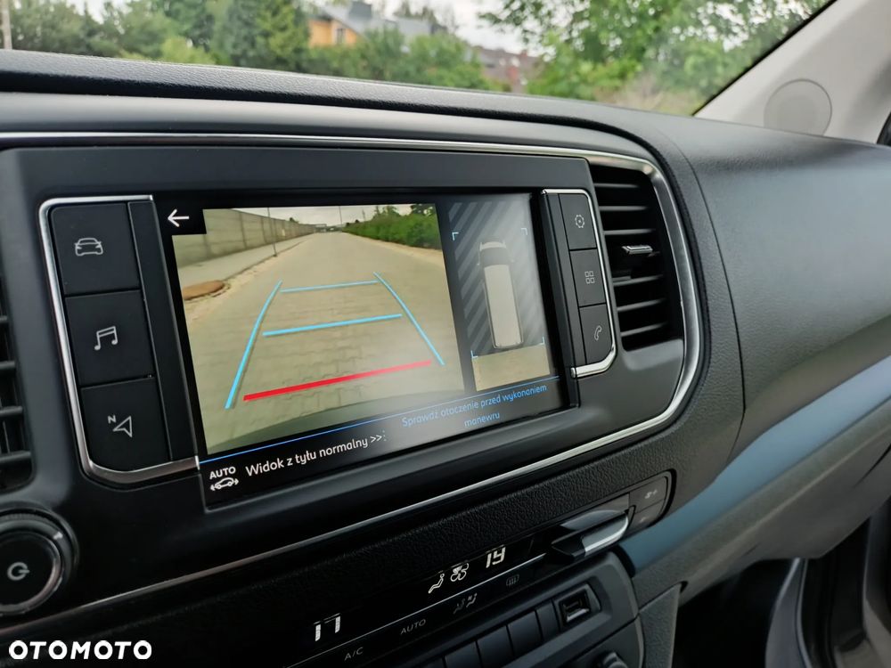 Peugeot Traveller 2.0 BlueHDi Long Business Vip - 23