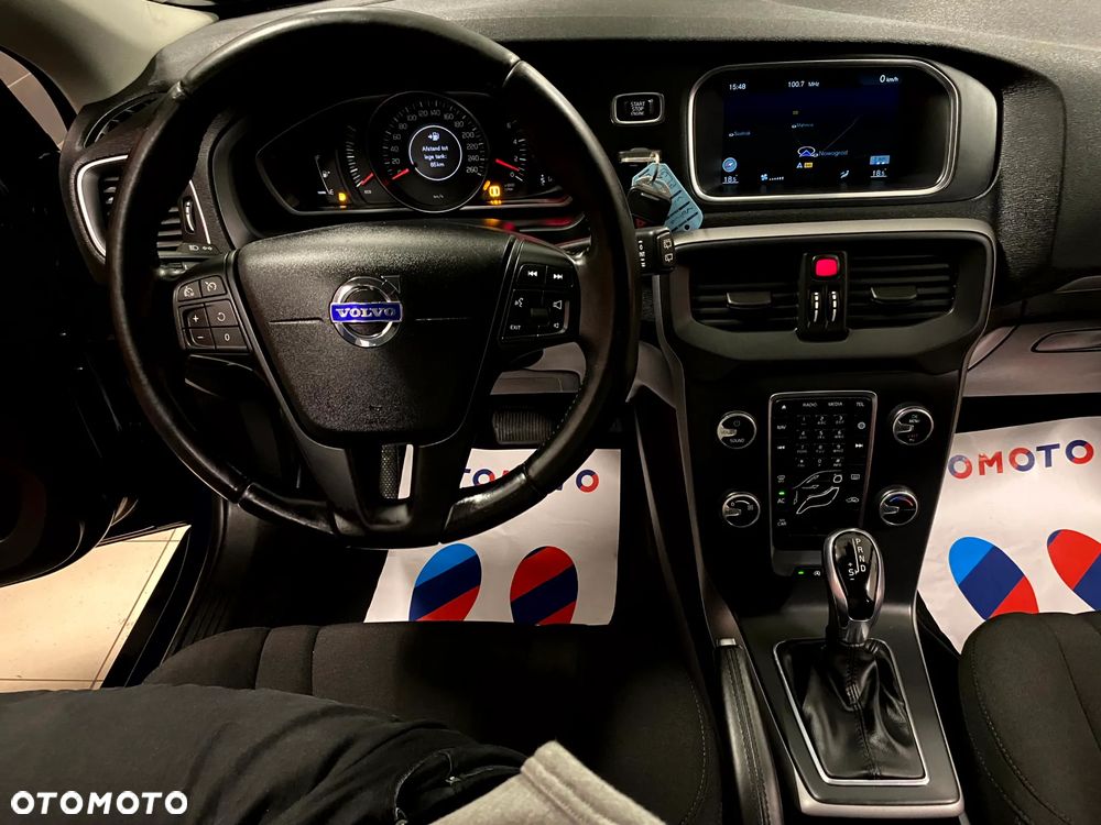 Volvo V40 D2 Momentum - 16