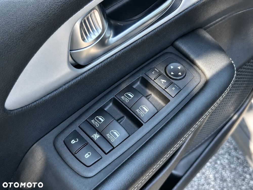Chrysler Pacifica - 11
