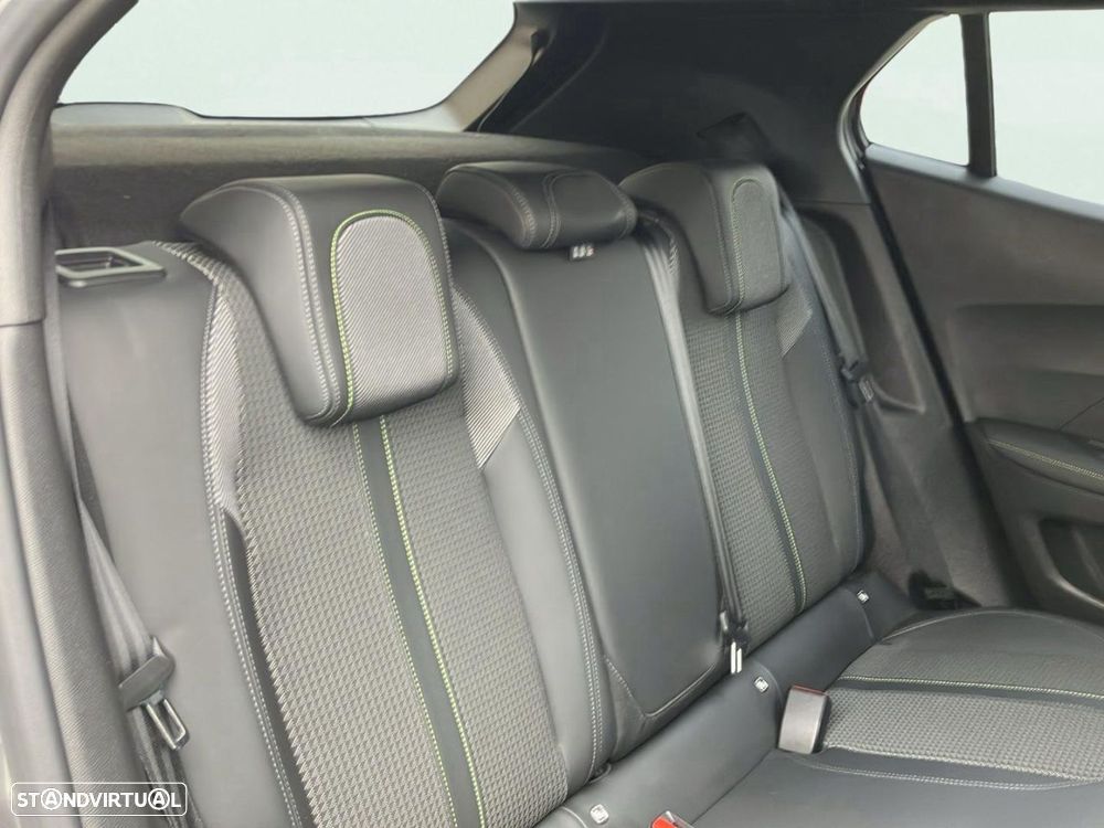 Peugeot 2008 1.2 PureTech GT - 16