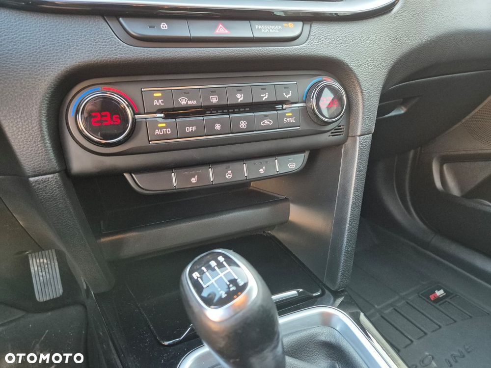 Kia Ceed 1.4 T-GDI L Business Line - 11